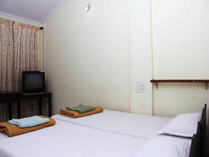 Oyo 833 Hotel Prince Santosh Holiday Homes Arpora Buitenkant foto